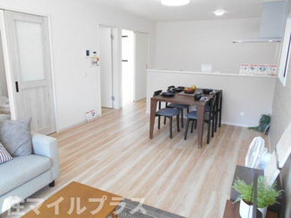 【居間・リビング】 | 郡山市菜根3丁目新築一戸建て1棟 | 使いやすい居間です