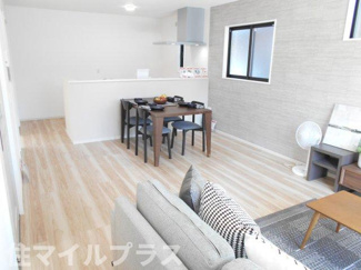 【居間・リビング】 | 郡山市菜根3丁目新築一戸建て1棟 | リビングです