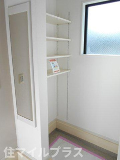 【玄関】 | 郡山市菜根3丁目新築一戸建て1棟 | 落ち着いた玄関です