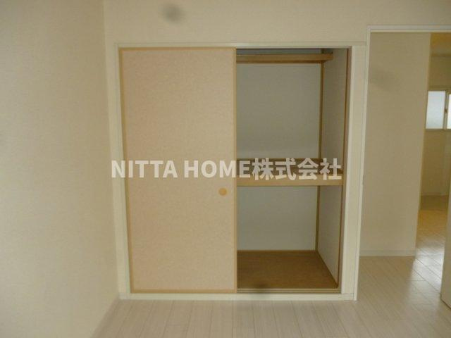 コーポ南小谷ヶ丘の収納|大きなクローゼットもありますよ◆