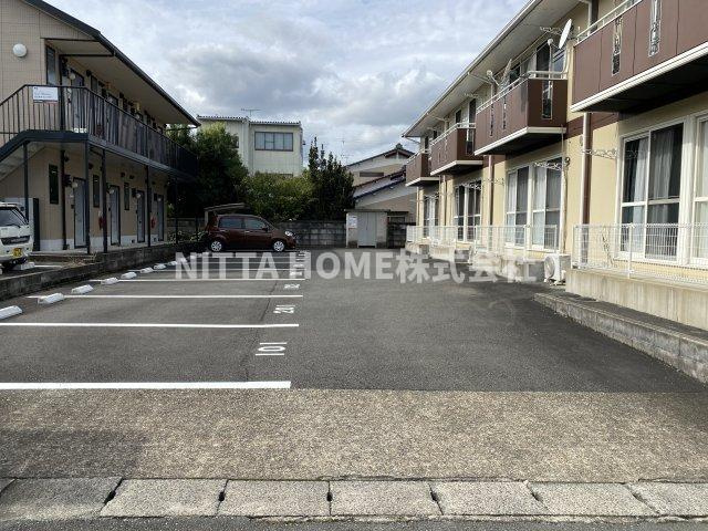 コーポ南小谷ヶ丘の駐車場|駐車場1台無料です★