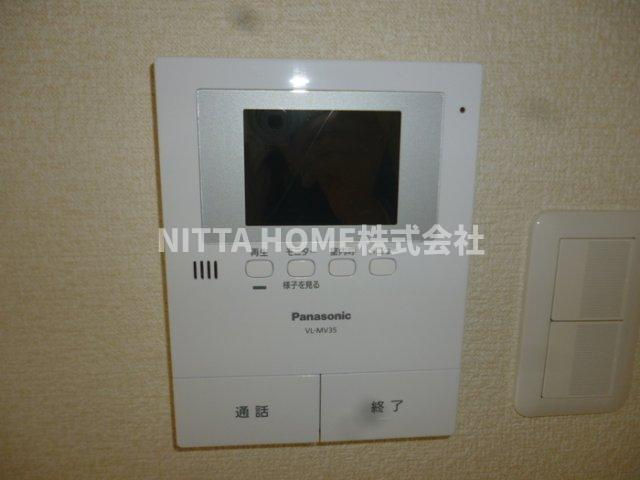 コーポ南小谷ヶ丘のセキュリティ|顔が見れて会話ができるTVインターホン♪