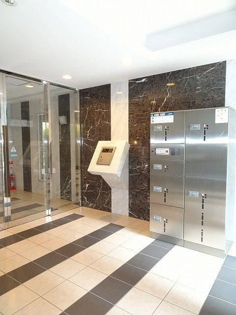 横網　リバーイーストのエントランス