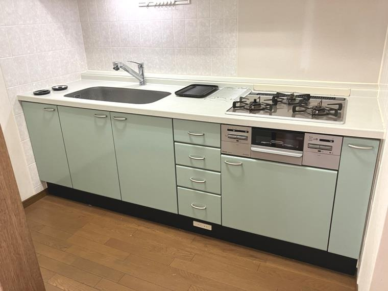 平塚八重咲町三和プラザのキッチン