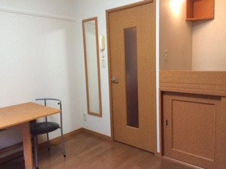 レオパレスＳＨＥＬＬＹの居間・リビング|現況優先