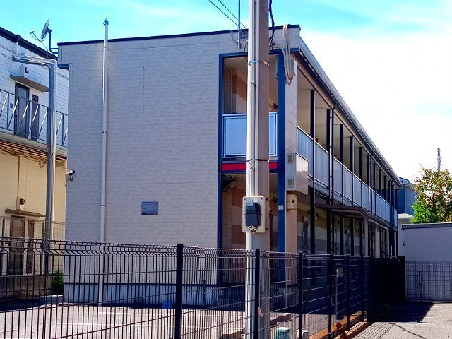 レオパレスヴェルジェ　ドゥの外観