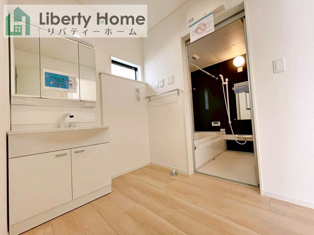 常総市新石下第8　新築戸建　2号棟の独立洗面台