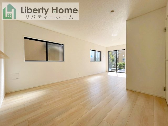 常総市新石下第8　新築戸建　2号棟の居間・リビング