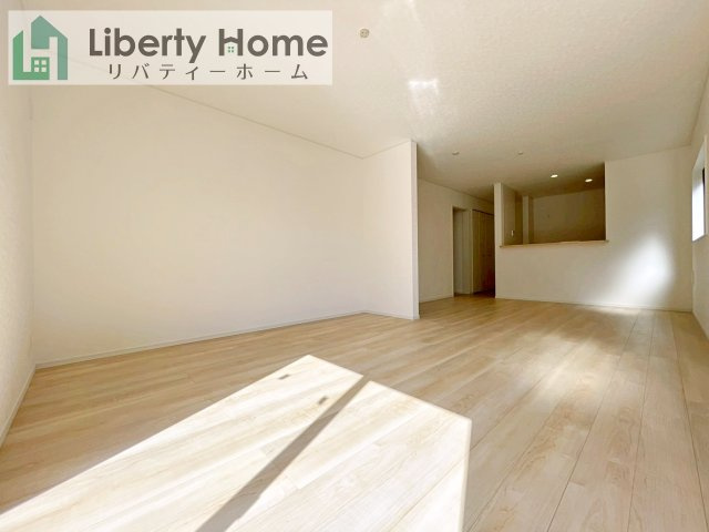 常総市新石下第8　新築戸建　2号棟の居間・リビング