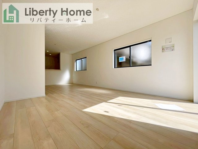 常総市新石下第8　新築戸建　2号棟の居間・リビング