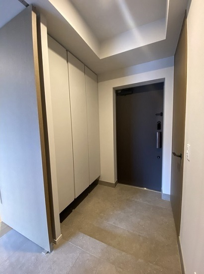 千代田区六番町の賃貸マンションの玄関