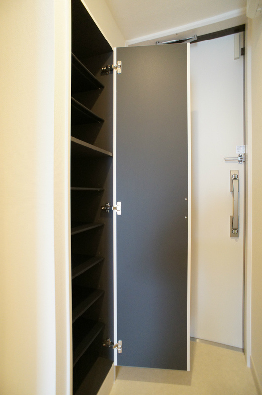 リブリ・桃浜町の玄関