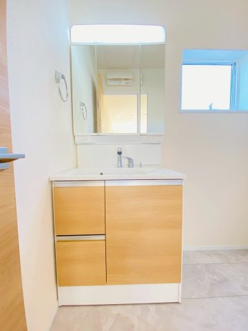 リーブルガーデン／北区龍田第四／1号棟の独立洗面台