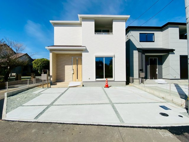 リーブルガーデン／北区龍田第四／1号棟の前面道路含む現地写真