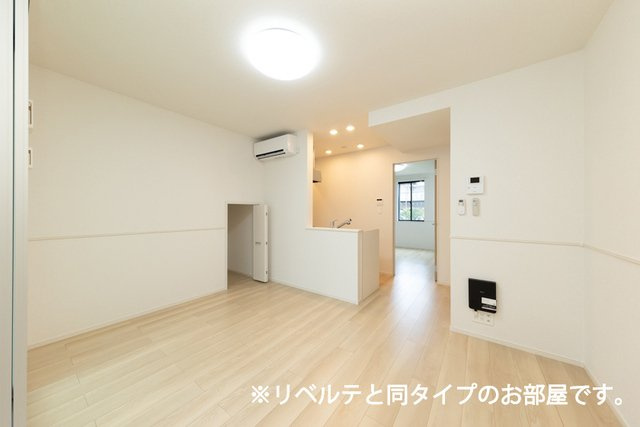 シャンブル湘南の居間・リビング