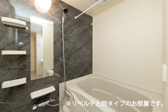 シャンブル湘南の浴室