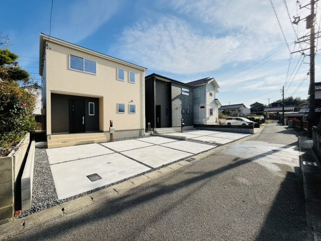 武豊町土穴57-6『仲介手数料無料』新築戸建ての前面道路含む現地写真