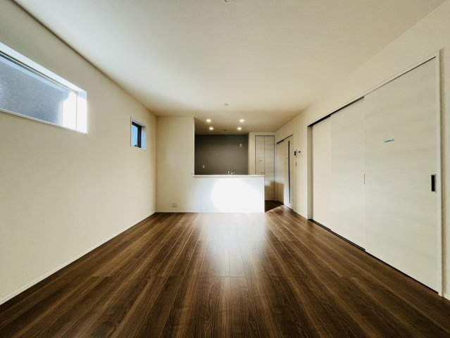 武豊町土穴57-6『仲介手数料無料』新築戸建ての居間・リビング