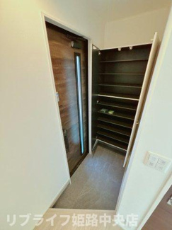 【玄関】 | 岩端町戸建　4