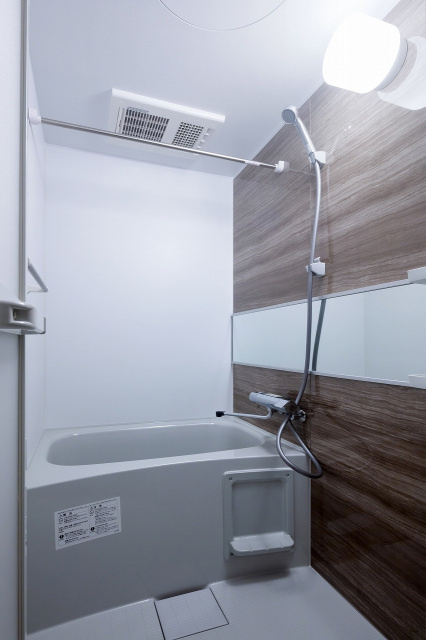 アドバンス中広町の浴室