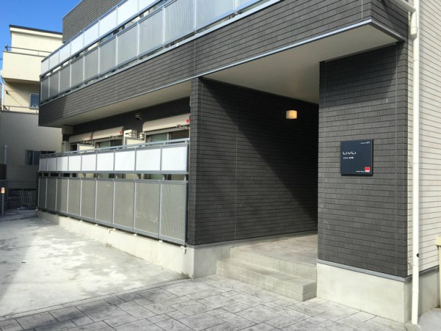 リブリ・材木座のエントランス