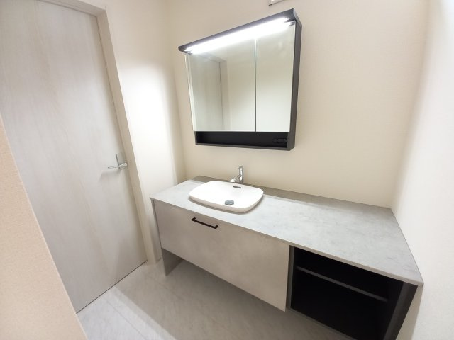 水戸姫子　４期の独立洗面台|おしゃれな洗面所です。収納も充実～忙しい朝には心強いです～！！