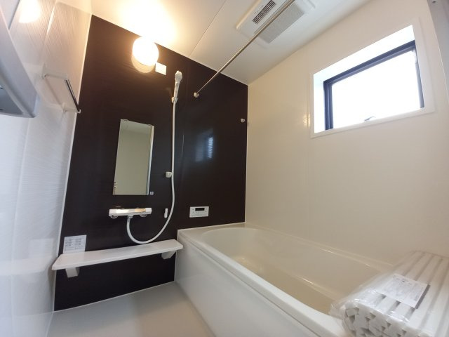 水戸姫子　４期の浴室|ゆったりとした浴室です。お風呂でも家族で団らん♪楽しい時間を～