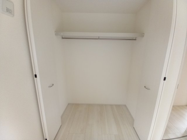 水戸姫子　４期の収納|衣類だけでなく、小物も上の棚に収納できて大変便利です！
