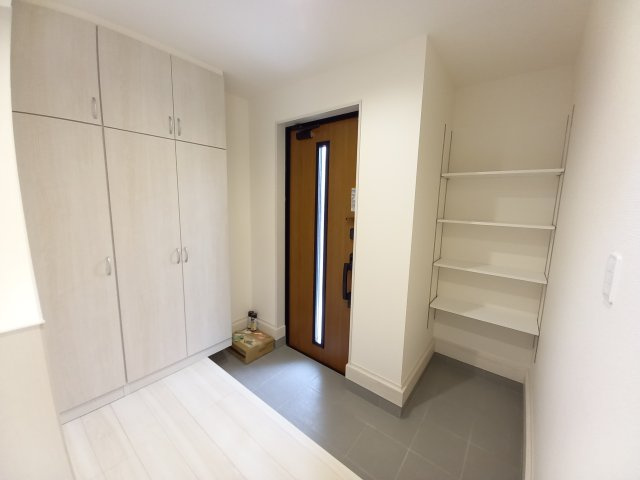 水戸姫子　４期の玄関|使い勝手のいい広々としたシンプルな玄関♪