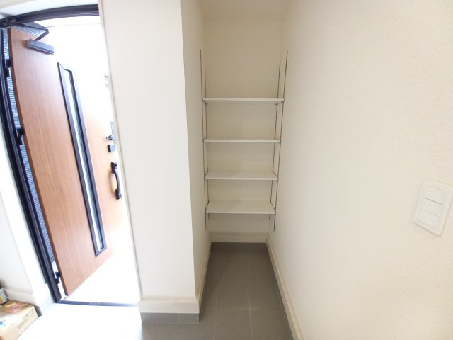 水戸姫子　４期の収納|シューズインクローゼットには、ベビーカーや遊び道具、災害用グッズを収納いただけます