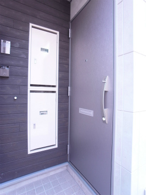 リブリ・SUN GREENの玄関