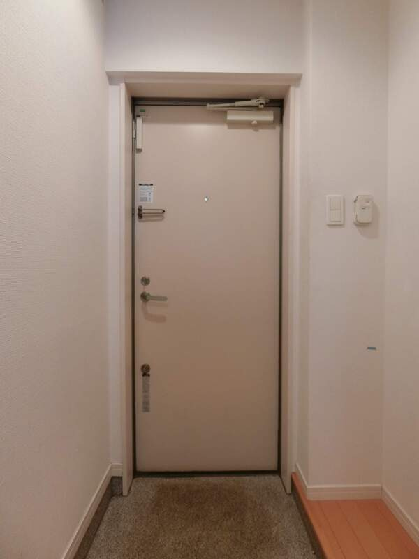 リブリ・ネージュの玄関