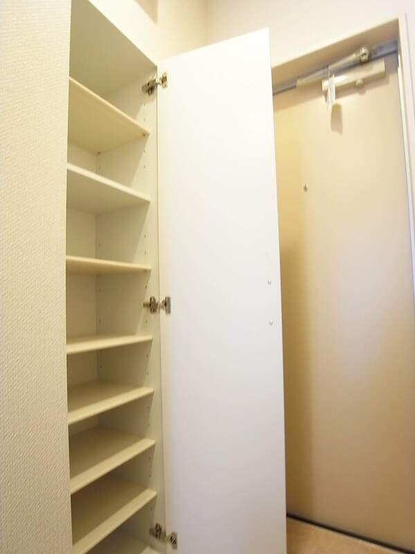 リブリ・Tメゾンの玄関