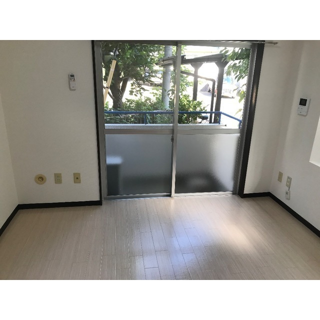 フローラルコートⅢの居間・リビング