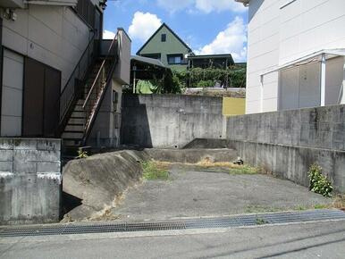岩出市　西安上の前面道路含む現地写真