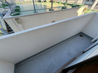 【バルコニー】 | KUビル | 暖かな日差しのふりそそぐバルコニー