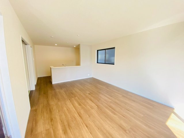 リーブルガーデン／北区龍田第四／2号棟の居間・リビング