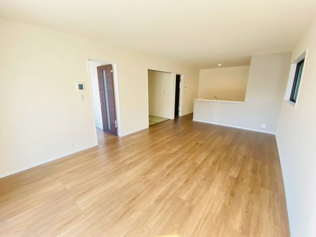 リーブルガーデン／北区龍田第四／2号棟の居間・リビング