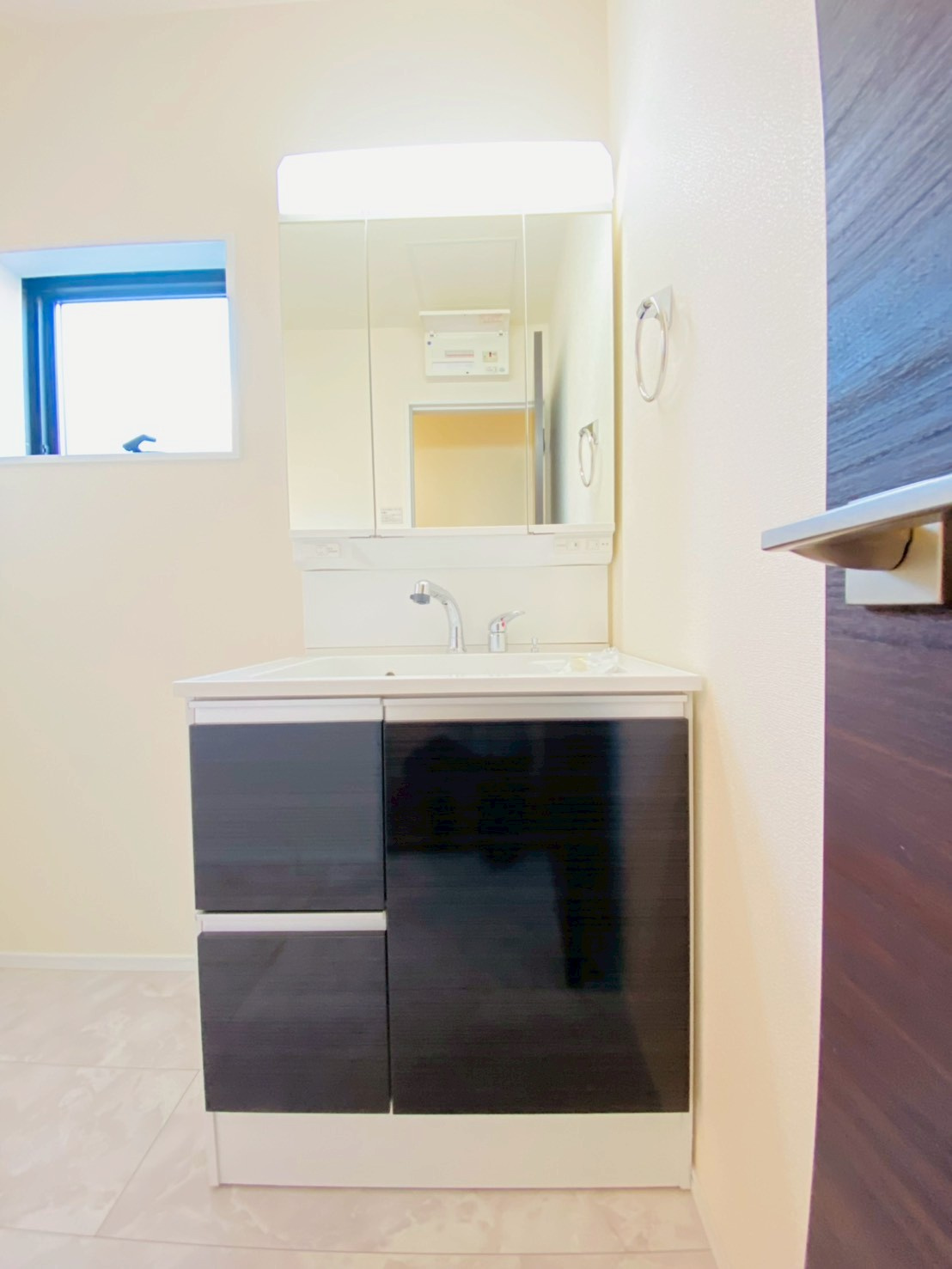 リーブルガーデン／北区龍田第四／2号棟の独立洗面台