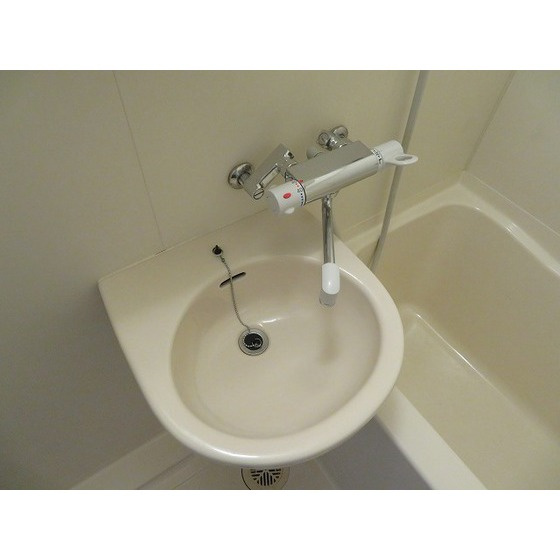 ダイヤモンドレジデンス中央の浴室|洗面台