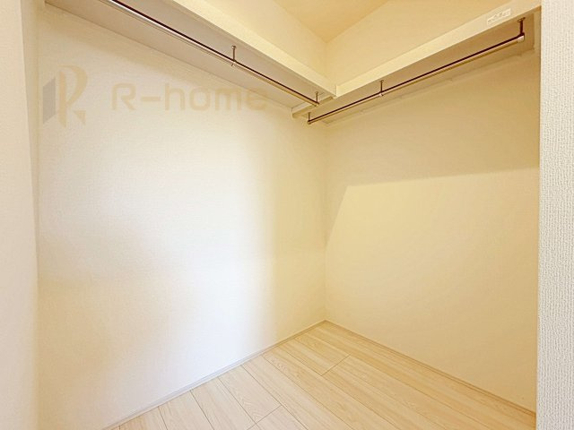 第1阿見町実穀　新築戸建て　1号棟の収納|人気のウォークインクローゼット！アウター類はもちろん、季節ものや寝具も収納できます！