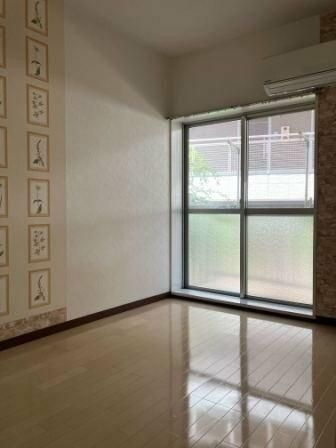 ブルーストーンの内装