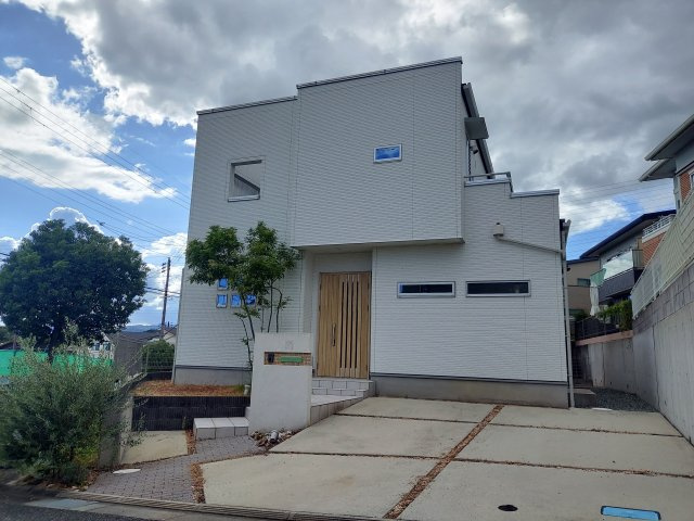 宝塚市山手台東5丁目一戸建