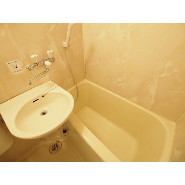 ライオンズマンション雪ヶ谷の浴室