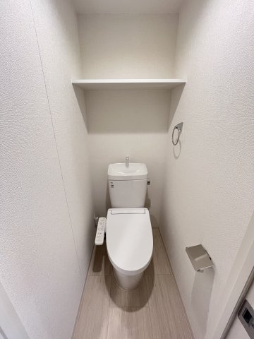 大阪市城東区東中浜２丁目の賃貸マンションのトイレ