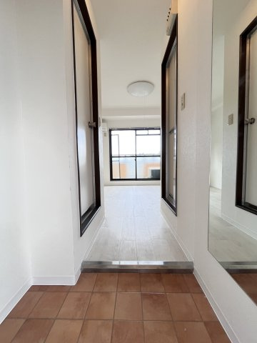 大阪市都島区片町１丁目の賃貸マンションの玄関