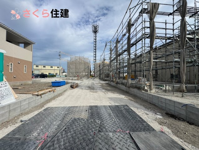 クレイドルガーデン　宇都宮市川田町第6　4号棟の前面道路含む現地写真|前面道路幅員6ｍ　住民のみ使用の為慌てずに出入りしやすいです。