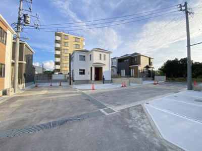 【前面道路含む現地写真】 | うるま市石川東恩納Ⅶ（全7棟）C号棟 | ※前面道路6m♪