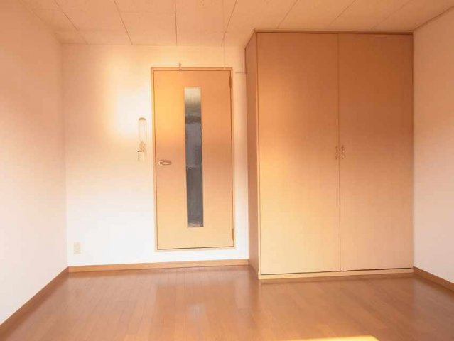 レオパレスクローネⅡの居間・リビング|現況優先