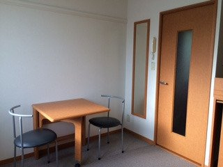 レオパレススズキ２号棟の居間・リビング|現況優先